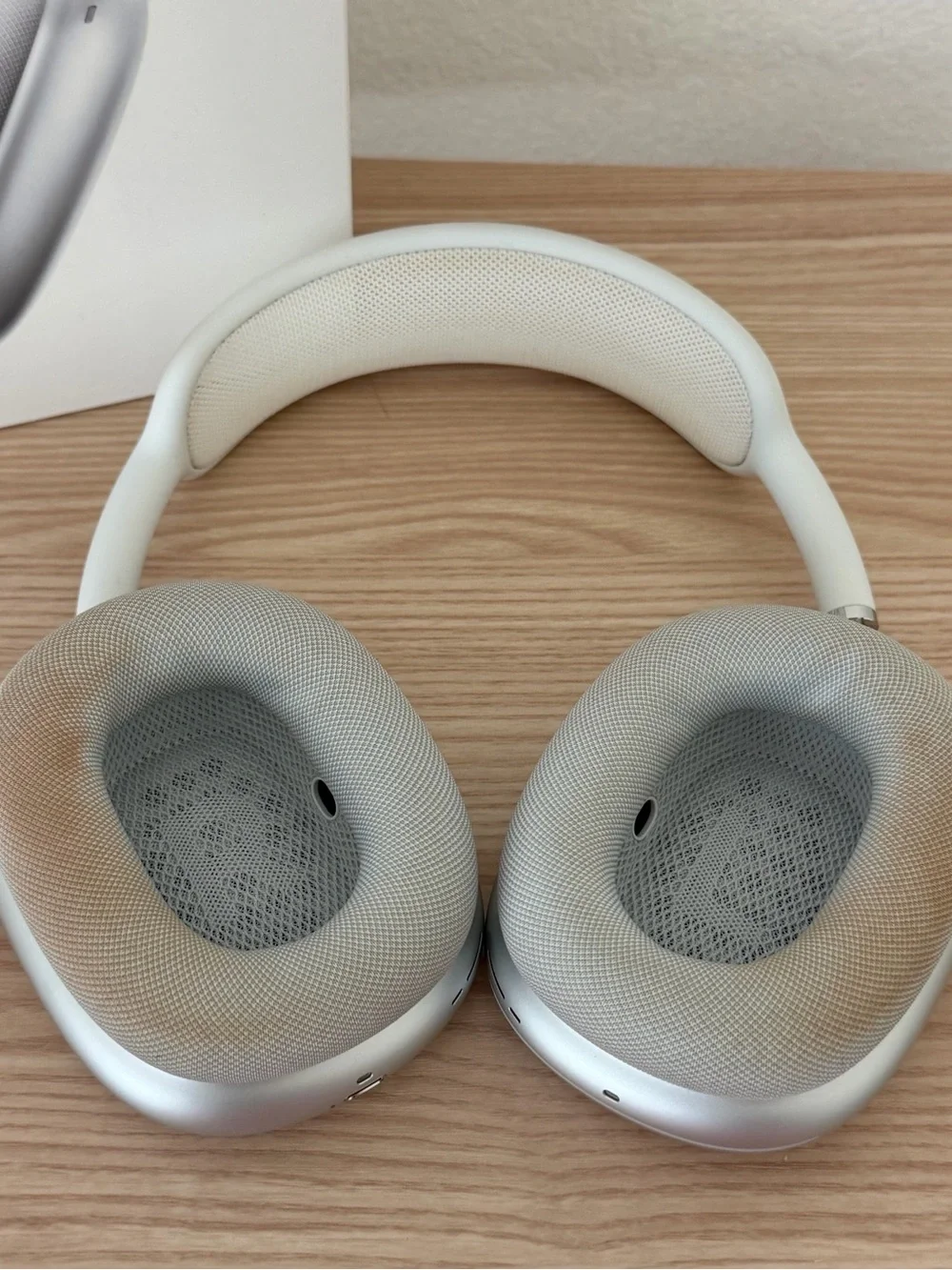 Apple AirPods Max - Silver and White Over-Ear Headphones with Case